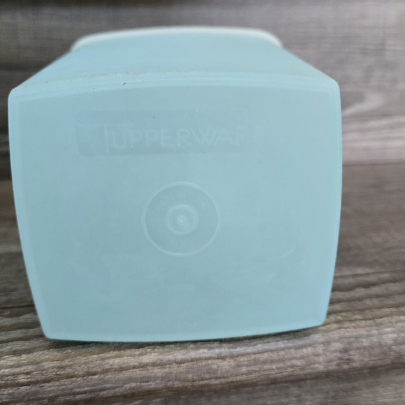 Vintage Tupperware set of 5 various sizes with lids. Pastel blue 1960's - Picture 7 of 8